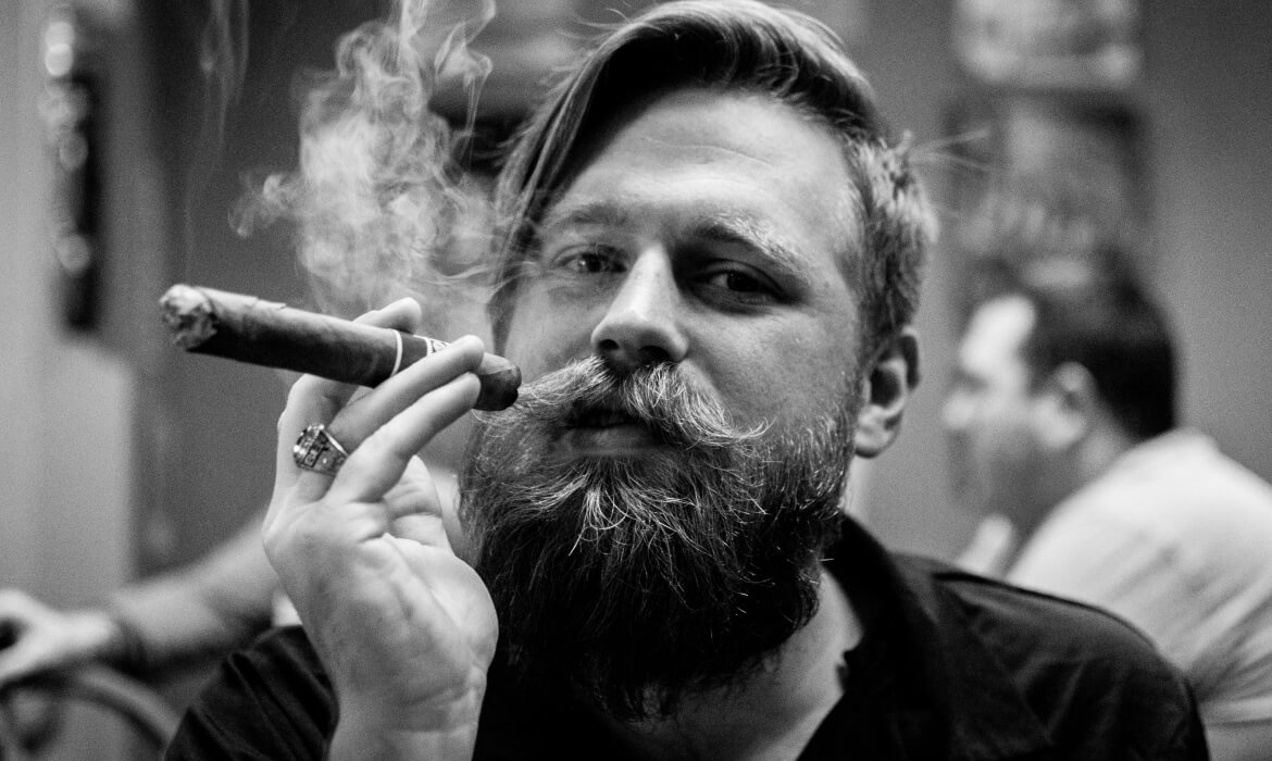 COMMON MISTAKES THAT DAMAGE BEARD